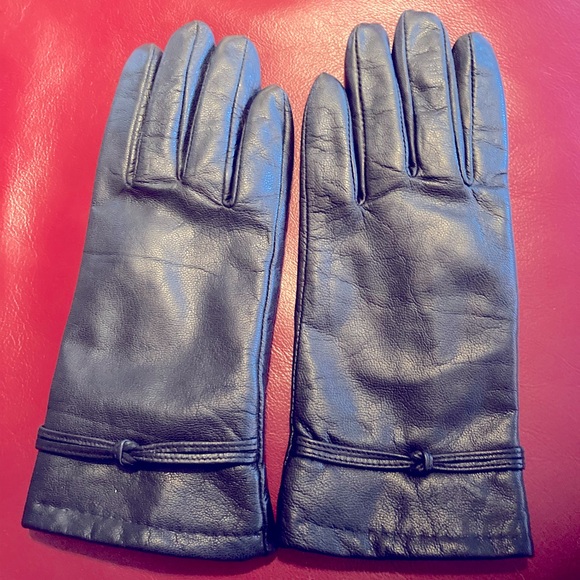 None Accessories - Women’s Med Black Leather Gloves